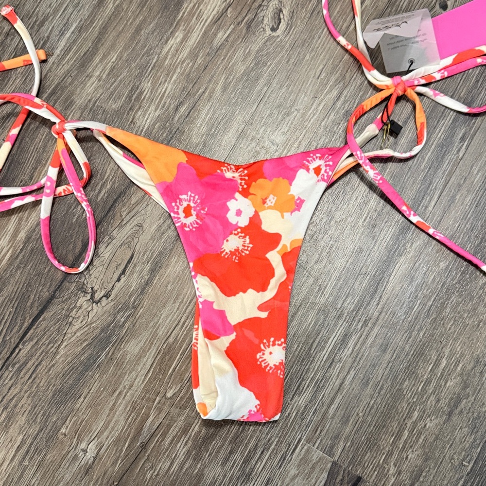 OneOne | Legit Perfect Fit Floral Bikini Set **Please see sizing** - Picture 2 of 6